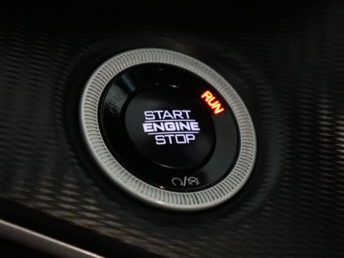 Used 2024 Jeep Grand Cherokee Altitude AWD/4WD image 32