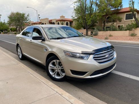 Used 2018 Ford Taurus SE FWD image 5