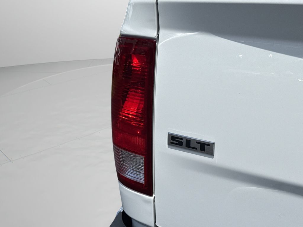 Used 2024 RAM 1500 Classic SLT AWD/4WD image 18