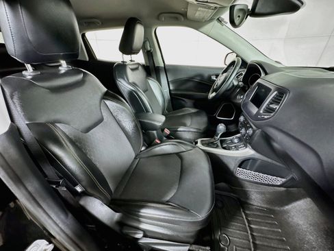 Used 2018 Jeep Compass Latitude w/ Popular Equipment Group AWD/4WD image 23