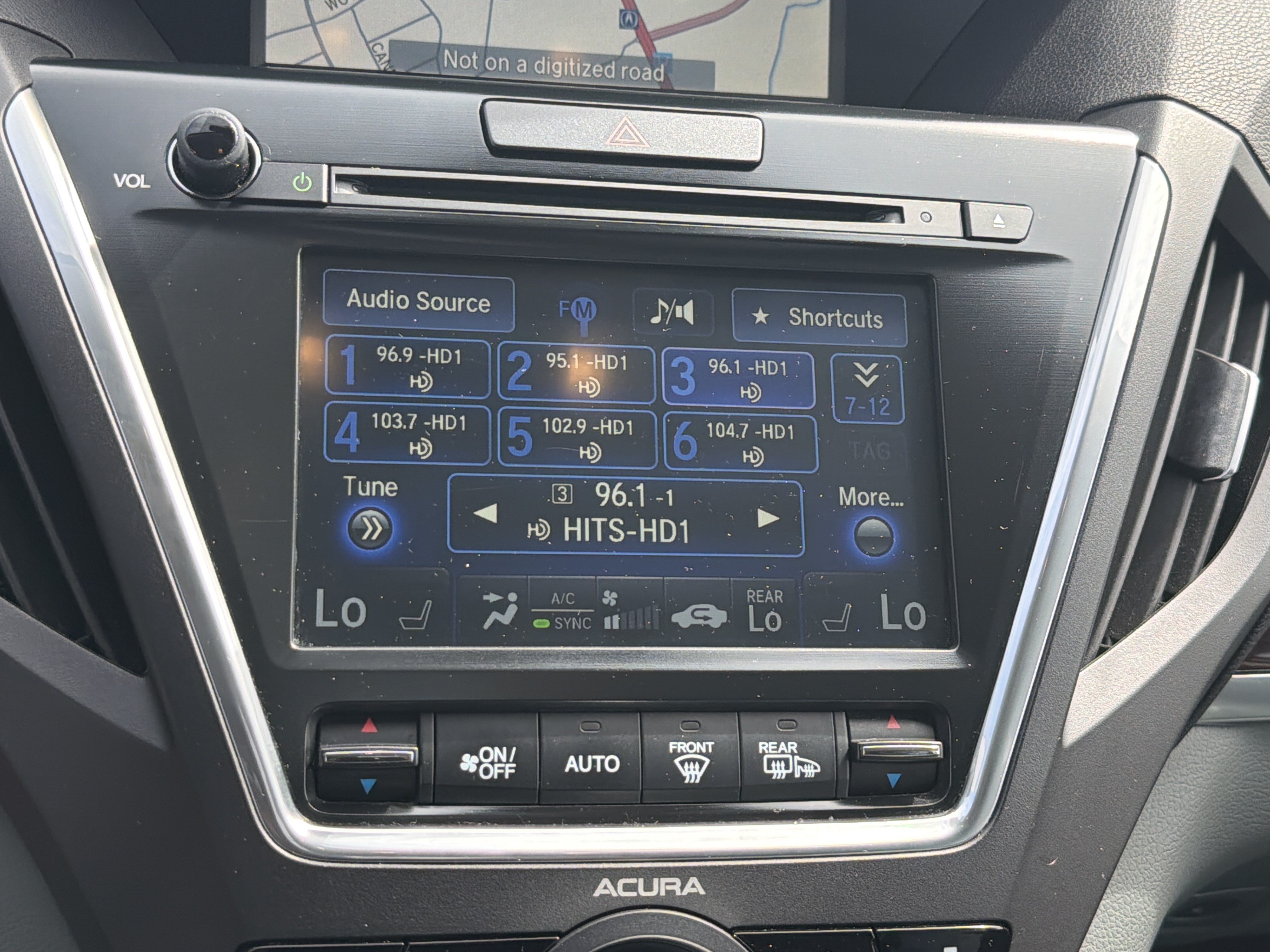 Used 2015 Acura MDX w/ Technology Package FWD image 23