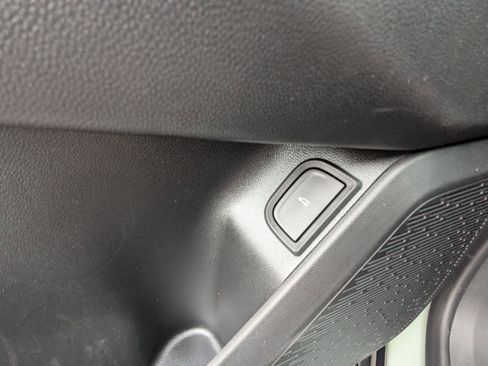 New 2026 Chevrolet Equinox ACTIV w/ Convenience Package III image 39