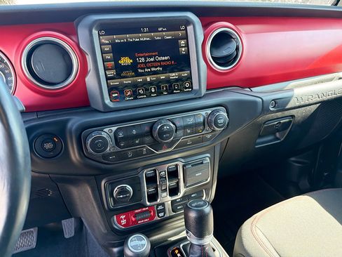 Used 2023 Jeep Wrangler Unlimited Rubicon w/ Cold Weather Group image 27