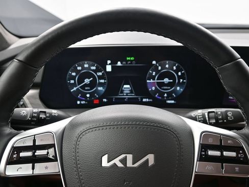 Certified 2025 Kia Telluride SX Prestige X-Line AWD/4WD image 16