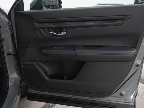 Used 2024 Honda CR-V LX image 8