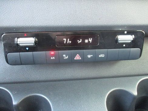 Used 2025 Mercedes-Benz Sprinter 2500 image 17