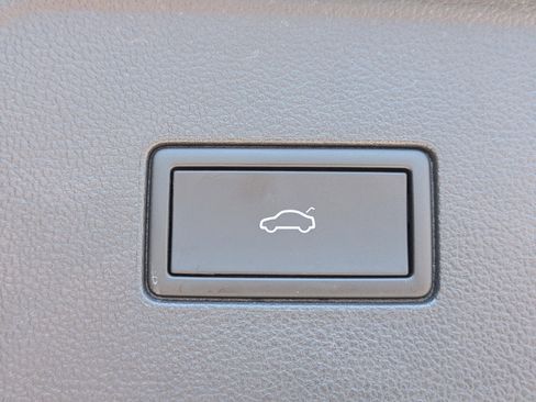 Certified 2025 Volkswagen Atlas Peak Edition SE image 14