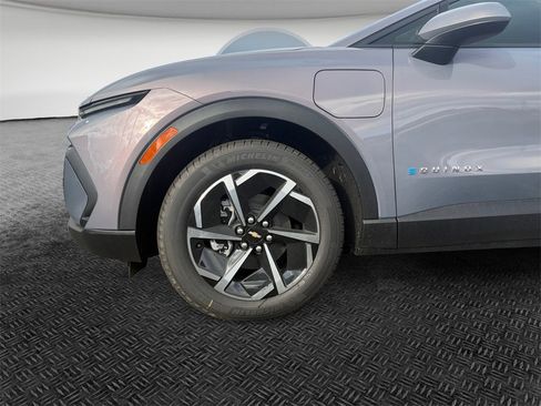 New 2026 Chevrolet Equinox EV LT image 10
