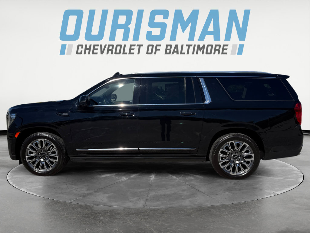 Used 2023 GMC Yukon XL Denali Ultimate AWD/4WD image 3