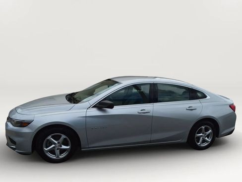 Used 2017 Chevrolet Malibu LS FWD image 5