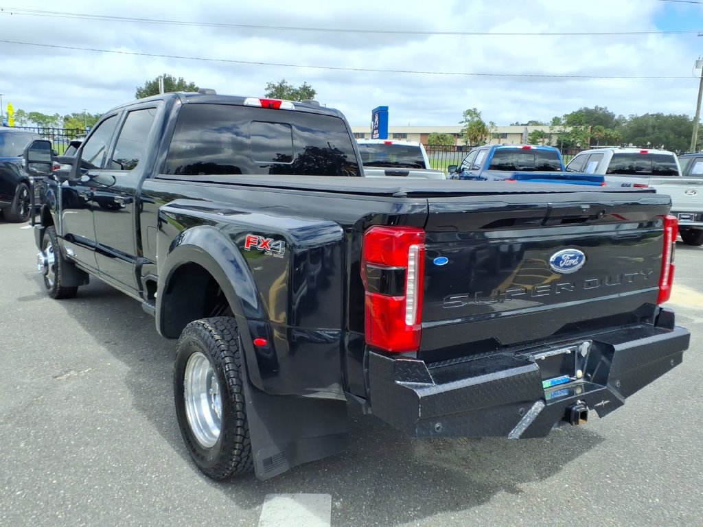 Used 2023 Ford F350 Lariat w/ FX4 Off-Road Package AWD/4WD image 5