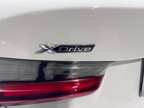 Used 2025 BMW 330i xDrive Sedan w/ Premium Package image 23