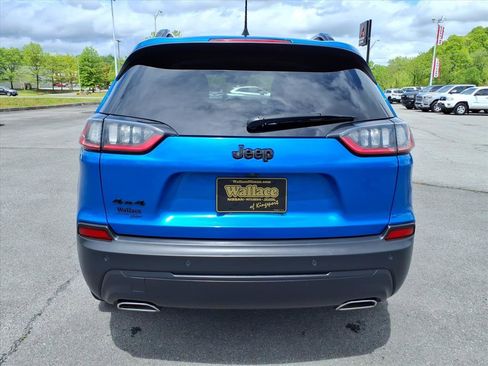 Used 2020 Jeep Cherokee Latitude Plus w/ Cold Weather Group AWD/4WD image 17