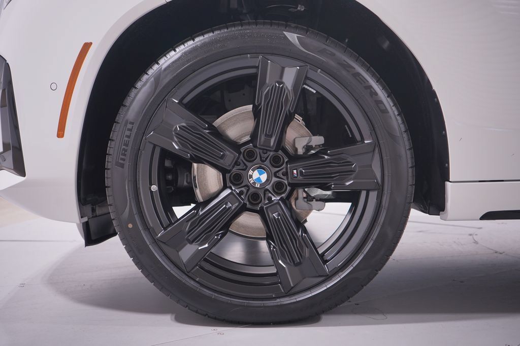 Used 2026 BMW X3 xDrive30i w/ M Sport Package AWD/4WD image 2