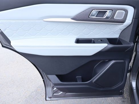 New 2026 Ford Explorer Platinum w/ LUX Leather Package AWD/4WD image 19