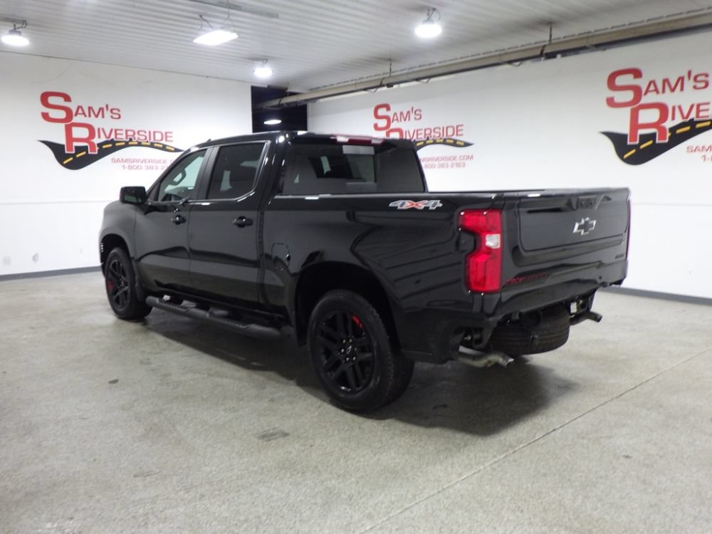 Used 2026 Chevrolet Silverado 1500 RST w/ Redline Edition AWD/4WD image 2