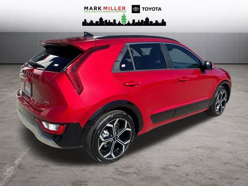 Used 2023 Kia Niro EX Touring FWD image 6