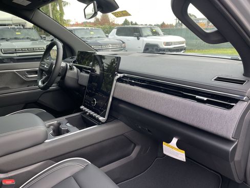 New 2026 GMC Sierra EV Elevation image 59