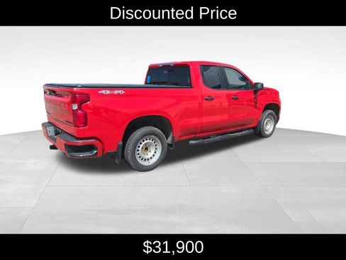 Used 2020 Chevrolet Silverado 1500 Custom w/ Custom Convenience Package AWD/4WD image 3