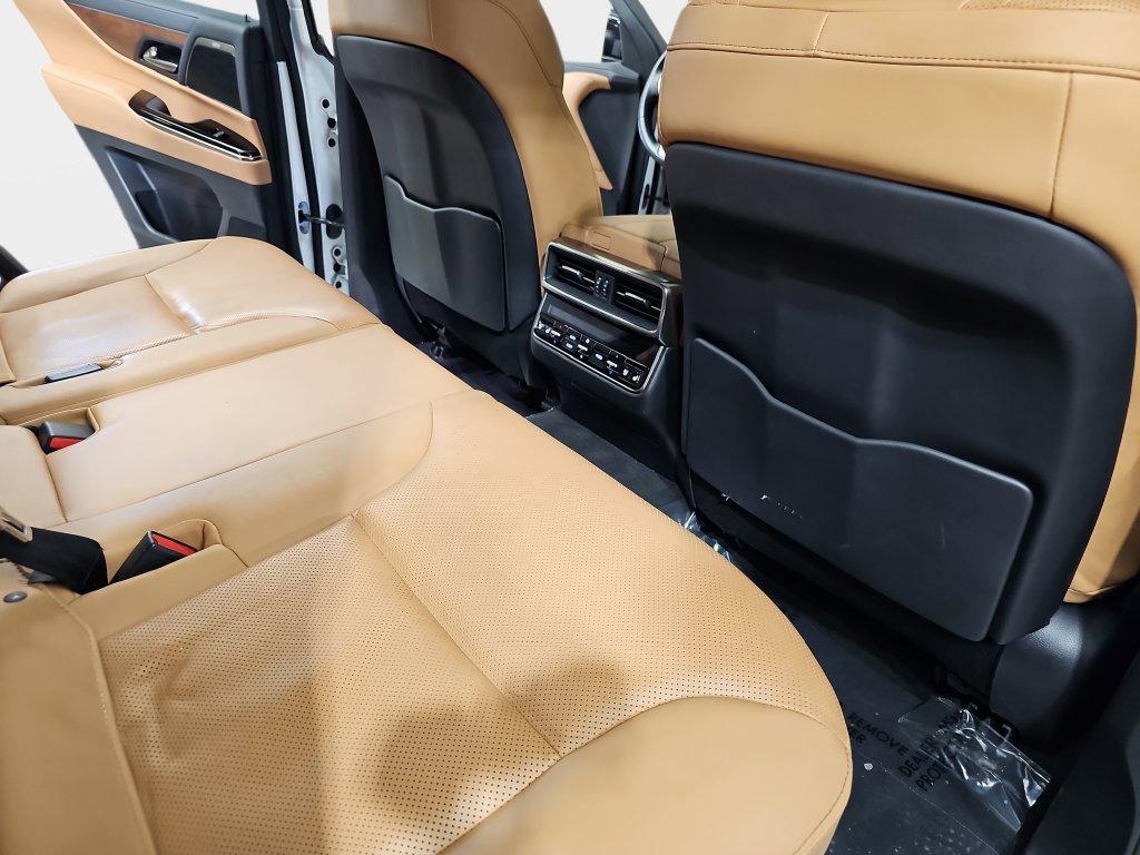 Used 2022 Lexus LX 600 4WD w/ Appearance Package image 13
