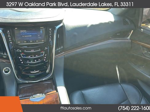 Used 2015 Cadillac Escalade Premium image 40