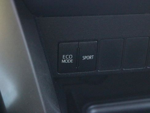 Used 2015 Toyota RAV4 LE image 25