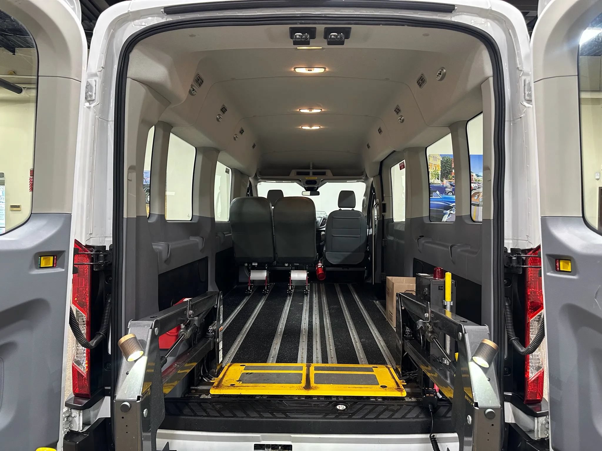 Used 2019 Ford Transit 350 XL RWD image 44