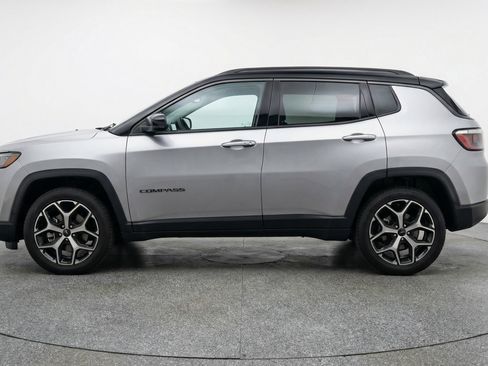 Used 2025 Jeep Compass Limited AWD/4WD image 5