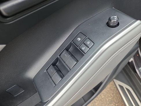 Used 2022 Toyota Highlander L image 15