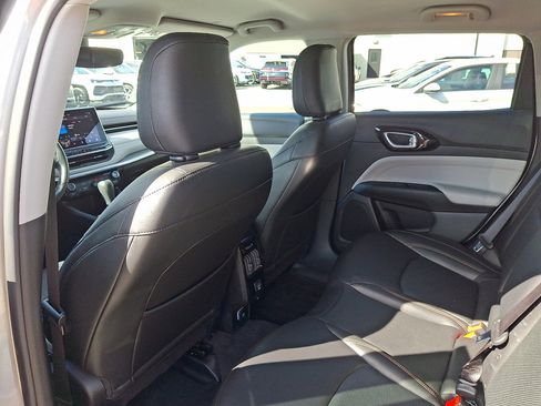 Certified 2022 Jeep Compass Limited image 21