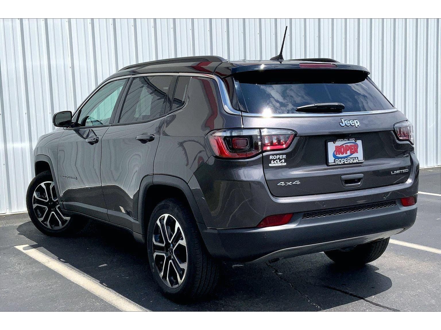 Used 2024 Jeep Compass Limited AWD/4WD image 10