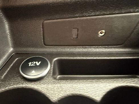 Used 2015 Ford Transit 150 XL image 30