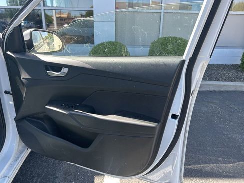 Used 2019 Hyundai Accent SE FWD image 13