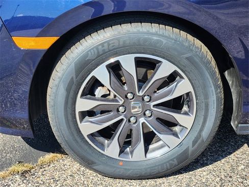 Used 2024 Honda Odyssey EX-L image 11