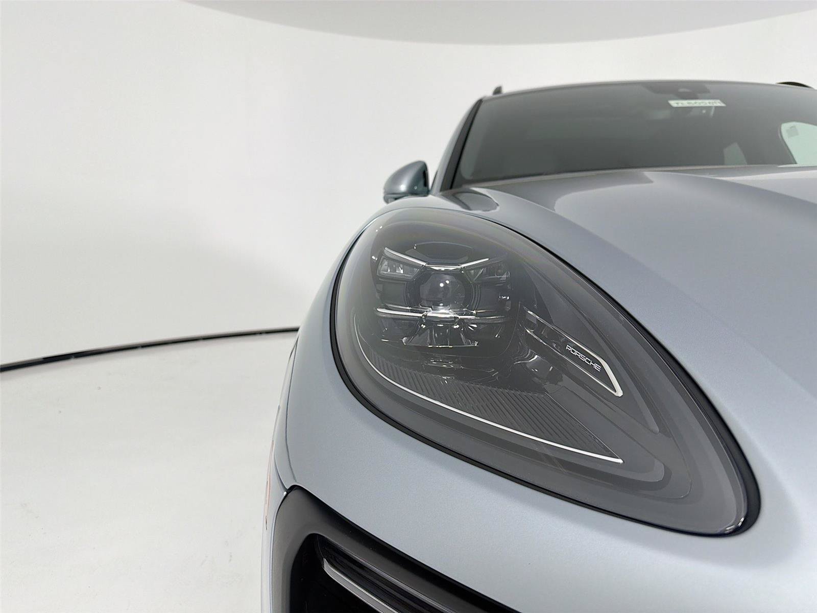Certified 2026 Porsche Macan AWD/4WD image 31