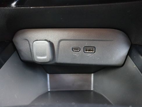 Used 2024 Chevrolet Trax LT image 16
