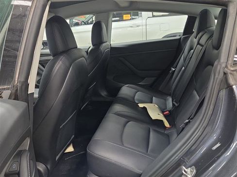 Used 2023 Tesla Model 3 Standard Range image 11