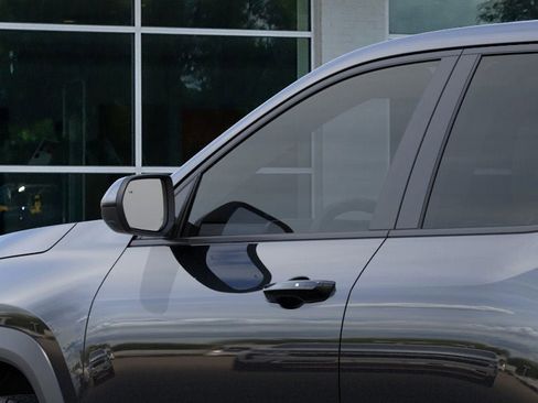 New 2026 Chevrolet Equinox LT image 12