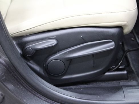 Used 2015 Jeep Cherokee Latitude FWD image 24