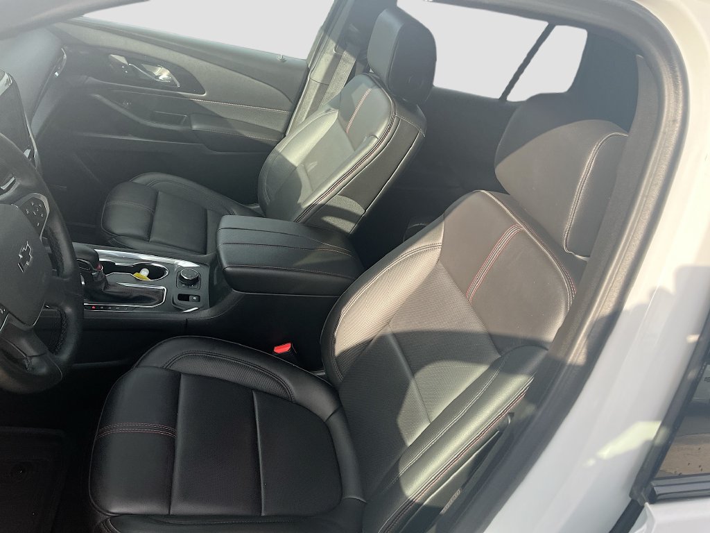 Used 2023 Chevrolet Traverse RS AWD/4WD image 19