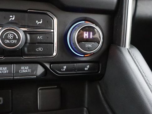 Used 2022 Chevrolet Tahoe Z71 w/ Luxury Package image 12