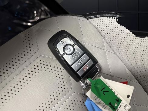 Used 2023 Ford Escape SE w/ PHEV Premium Package image 29