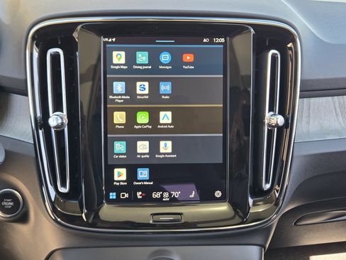 Used 2024 Volvo XC40 B5 Ultimate w/ Protection Package Premier image 25