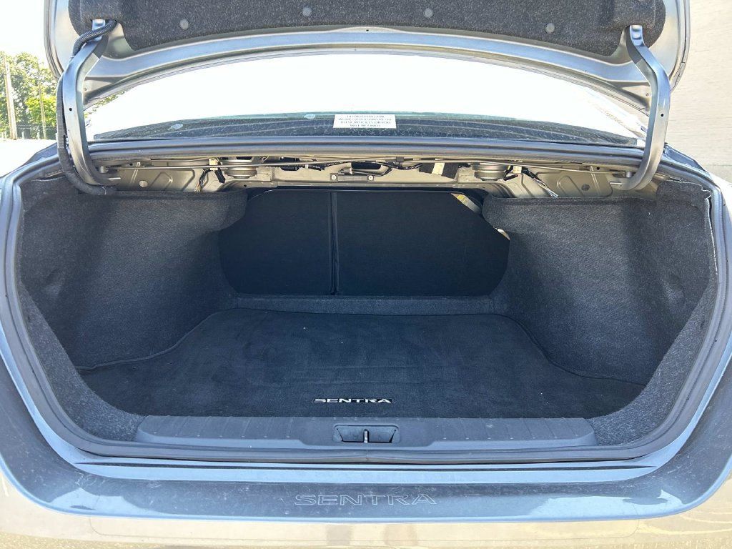 Certified 2020 Nissan Sentra SV FWD image 11