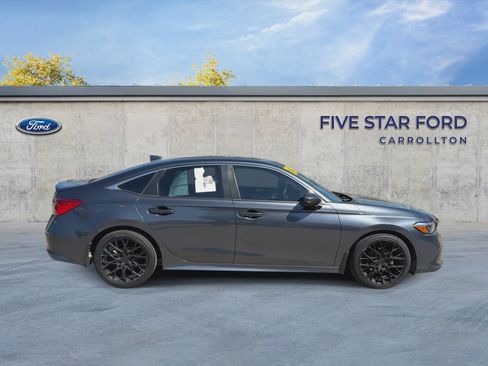 Used 2024 Honda Civic Touring image 9