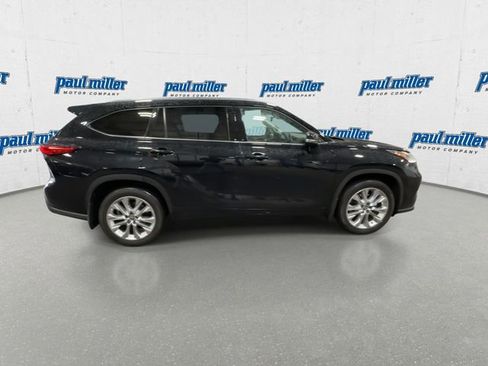 Used 2020 Toyota Highlander Limited image 12