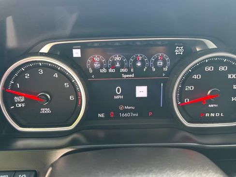 Used 2019 Chevrolet Silverado 1500 High Country w/ Technology Package AWD/4WD image 28