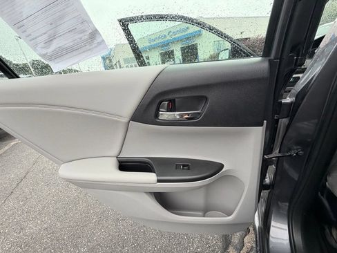 Used 2015 Honda Accord EX image 25