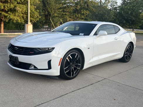 Used 2019 Chevrolet Camaro LT w/ RS Package RWD image 4