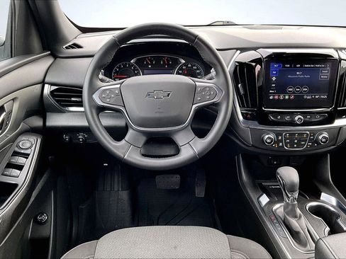 Used 2023 Chevrolet Traverse LT w/ Midnight/Sport Edition image 6
